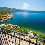 Zayml Mit Blick Auf Wasser By Interhome Apartman Povile