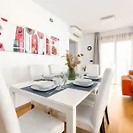 Zayml Mit Blick Auf Wasser By Interhome Apartman
