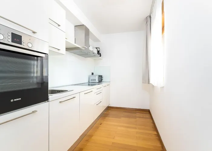 Zayml Mit Blick Auf Wasser By Interhome Povile