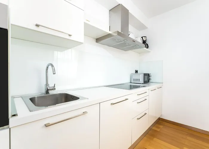 Zayml Mit Blick Auf Wasser By Interhome