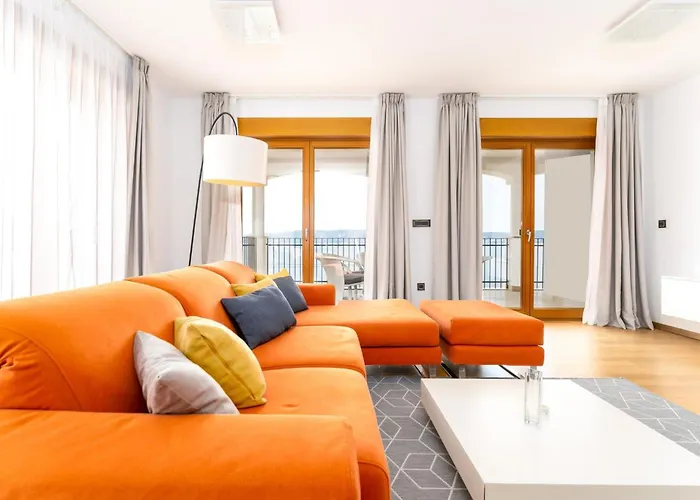 Zayml Mit Blick Auf Wasser By Interhome Povile