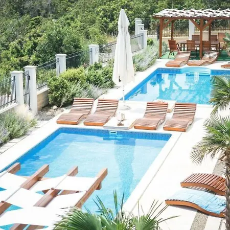 Zayml Mit Blick Auf Wasser By Interhome Povile