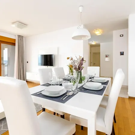 Lejlighed Zayml Mit Blick Auf Wasser By Interhome Povile