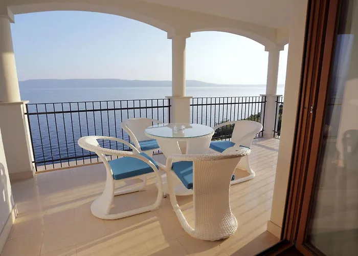 Zayml Mit Blick Auf Wasser By Interhome